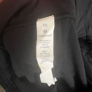 Lululemon black leggings with side pockets size 10